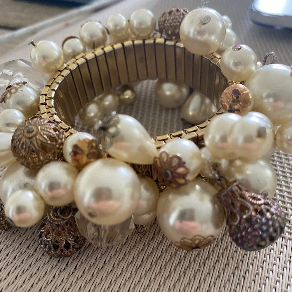 Beaded Bracelet - faux pearl gold tone watch band expandable for all siz… - Picture 2 of 3